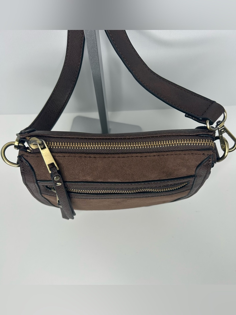 Kelly & Katie Brown Crossbody Bag - Picture 4 of 12